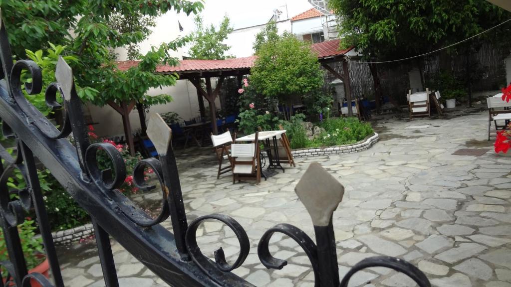 לימנאס Acropolis Hotel מראה חיצוני תמונה