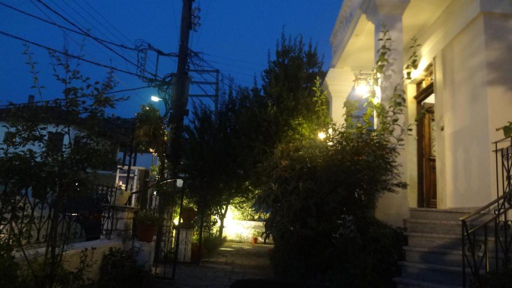 לימנאס Acropolis Hotel מראה חיצוני תמונה